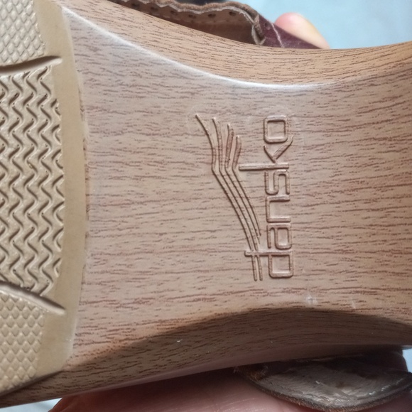 Dansko Wedge Sandals Brown Leather Slip On Wood Block Womens 40 - Picture 13 of 14